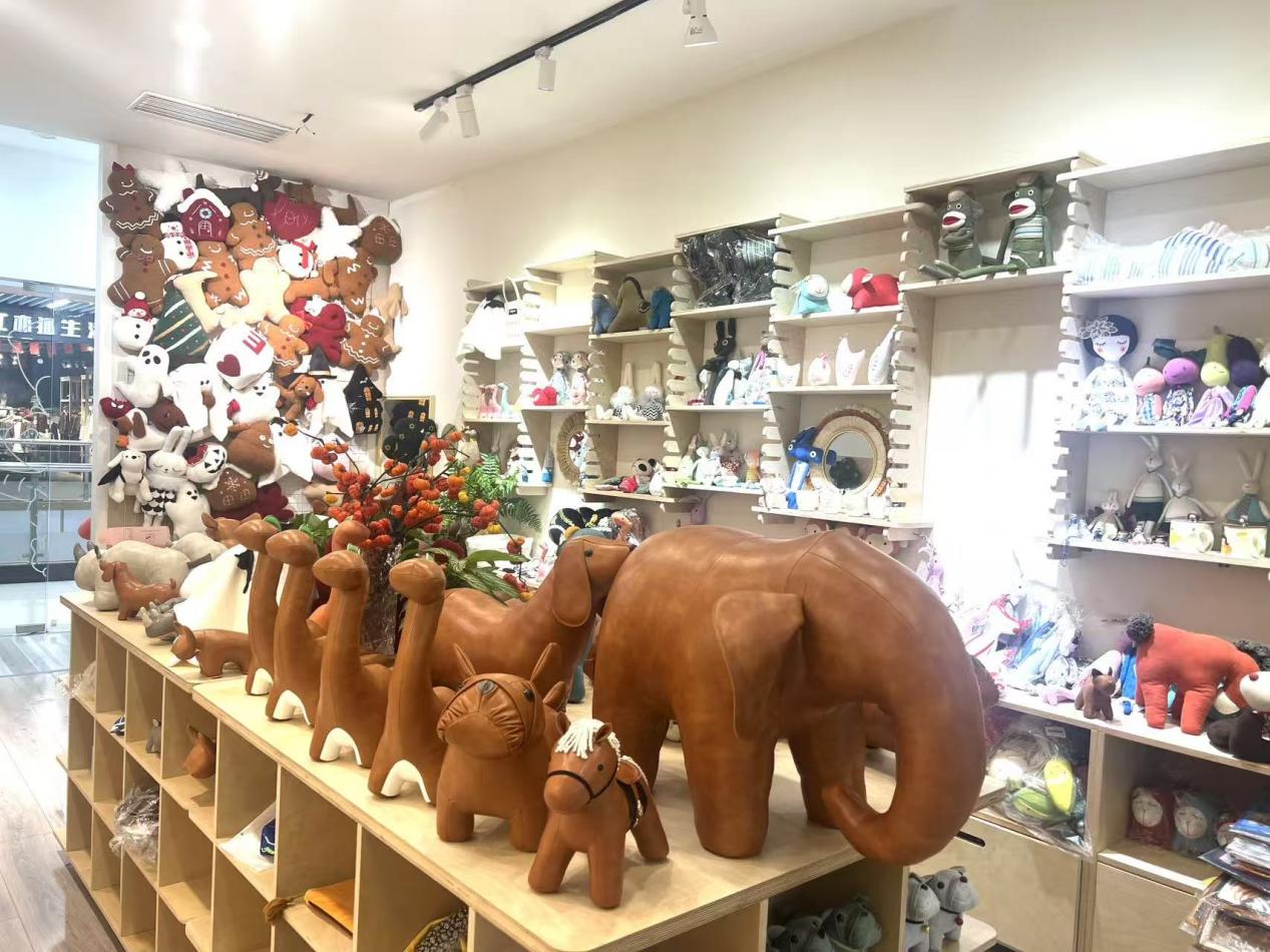 钱江商城“祁式造物局”门店开业 手工动物玩偶开启家居艺术新体验